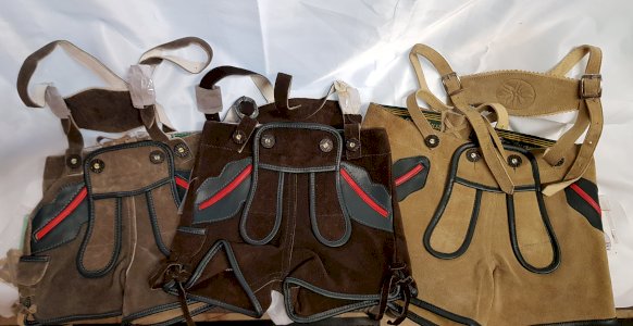 Kinder-Lederhosen in verschiedenen Größen und Farben